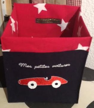 Petite voiture en bois